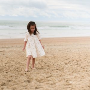 idées de tenues enfants pour la rentrée, la robe qui tourne