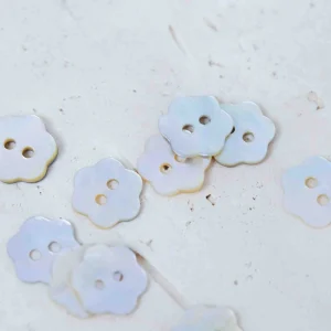 bouton fleur en nacre naturelle