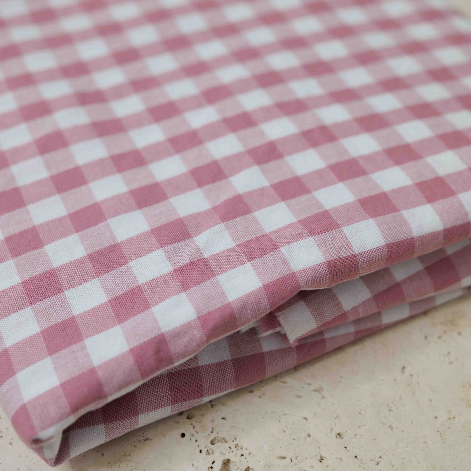 Lot De 3 Coupons Tissu Rose à Petites Fleurs Et Carreaux - Coton, Motifs Variés, Neufs, Fabrication Française