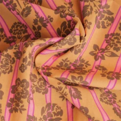 tissu fleurs indiennes camel